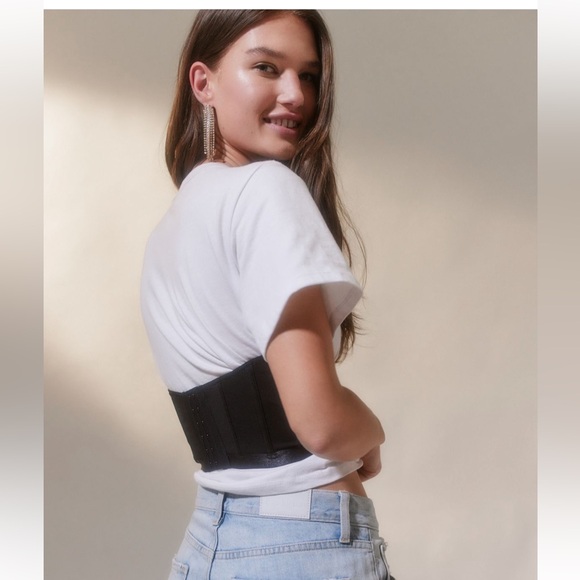 Out from Under Bewitched Modern Mesh under bust Corset size Medium in black - Picture 8 of 11